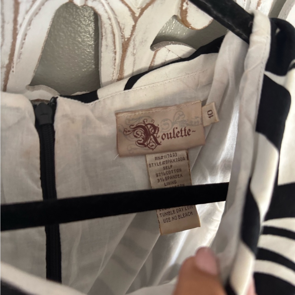 Roulette Black White Swirl Print Sleeveless Dress | Chic Resort Mini Dress - Picture 3 of 4